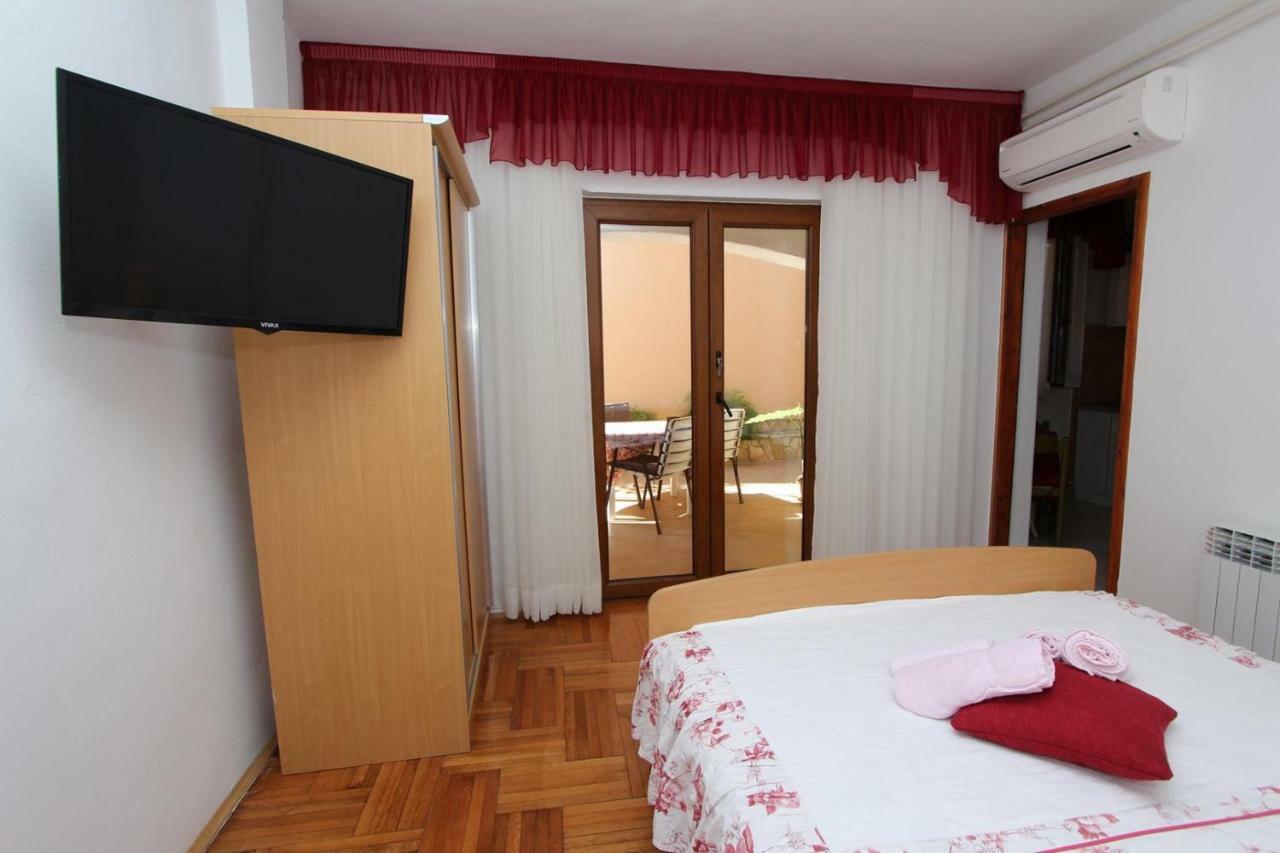 Guest House Rexa ロヴィニ エクステリア 写真