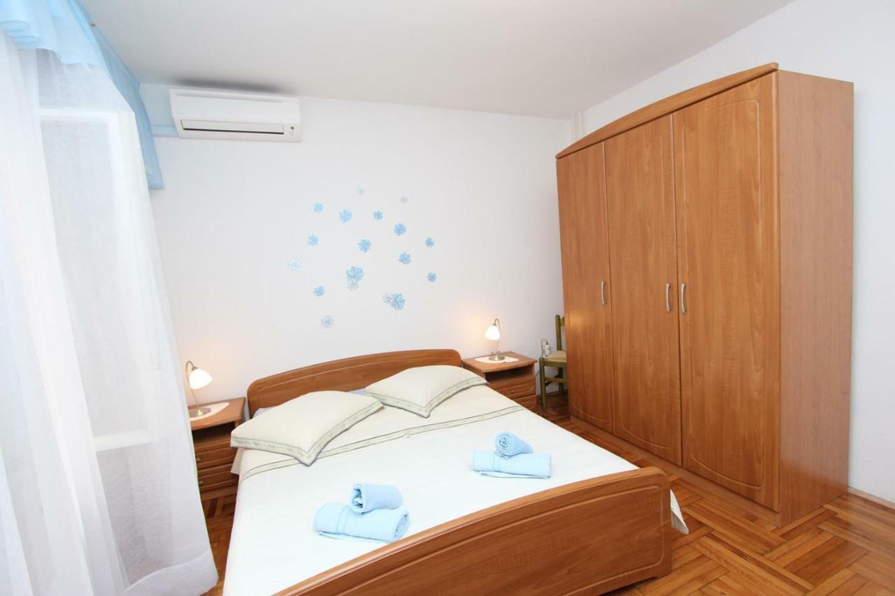 Guest House Rexa ロヴィニ エクステリア 写真